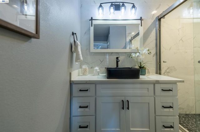 16004 Wellington Way, Castro Valley, CA 94578