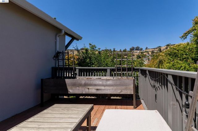 16004 Wellington Way, Castro Valley, CA 94578