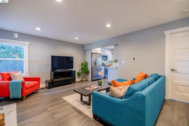 16004 Wellington Way, Castro Valley, CA 94578