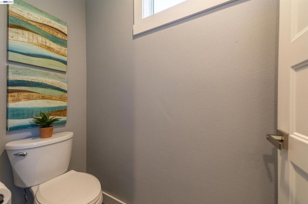 Image 34 of property listing at 16004 Wellington Way, Castro Valley, CA 94578