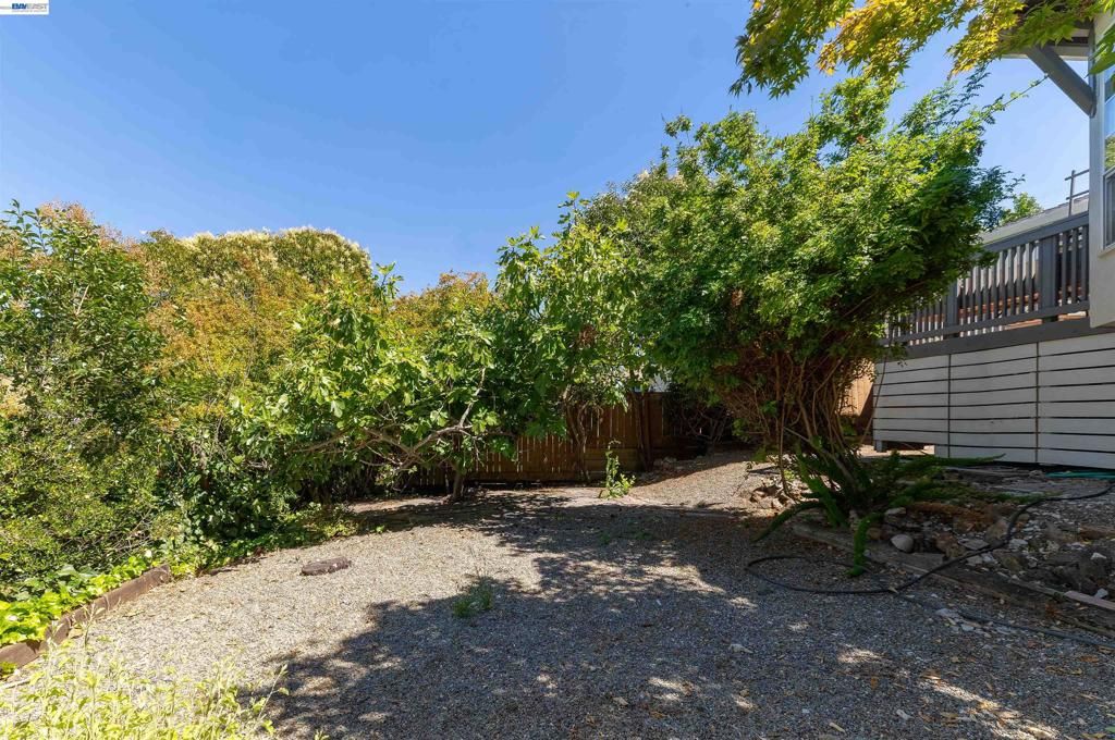 Image 39 of property listing at 16004 Wellington Way, Castro Valley, CA 94578