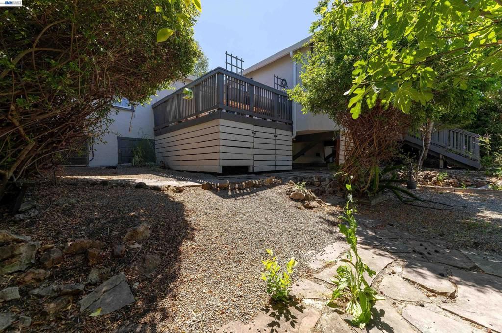 Image 41 of property listing at 16004 Wellington Way, Castro Valley, CA 94578