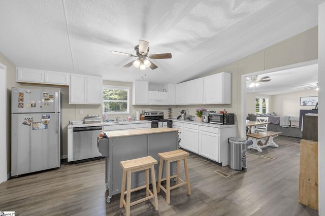 313 W Bagwell Road, Liberty, SC 29657
