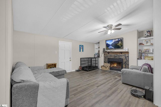 313 W Bagwell Road, Liberty, SC 29657