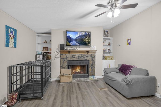 313 W Bagwell Road, Liberty, SC 29657