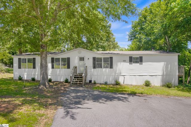 313 W Bagwell Road, Liberty, SC 29657