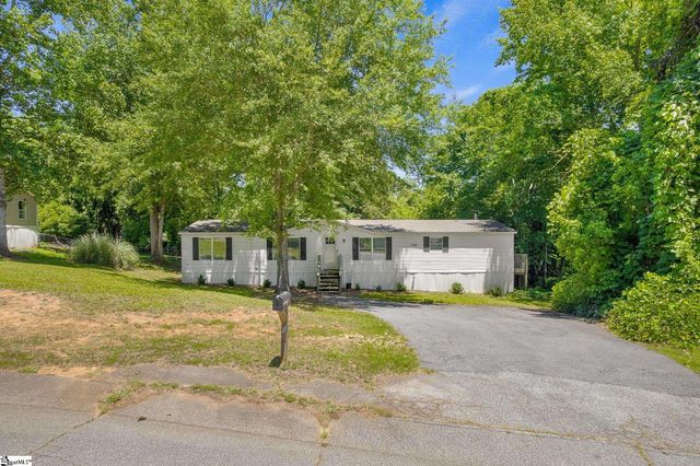 313 W Bagwell Road, Liberty, SC 29657