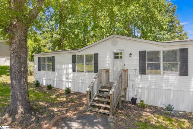313 W Bagwell Road, Liberty, SC 29657