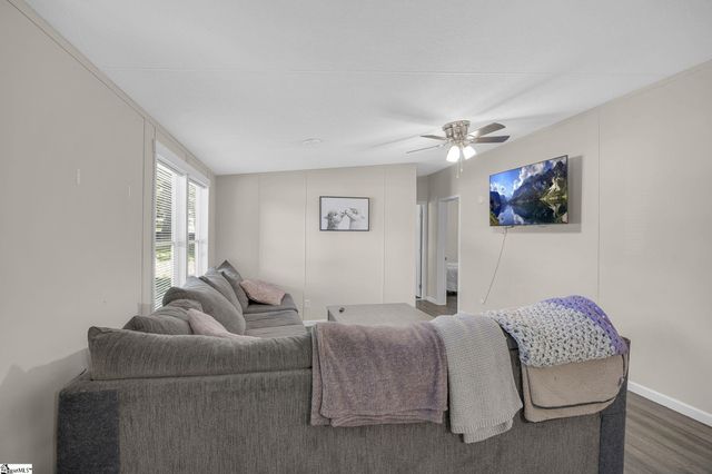 313 W Bagwell Road, Liberty, SC 29657