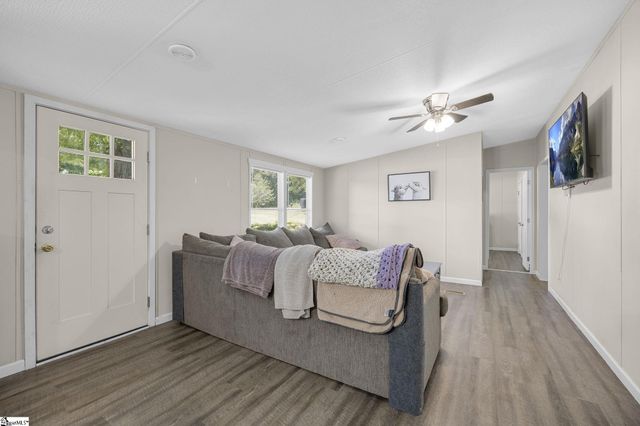 313 W Bagwell Road, Liberty, SC 29657
