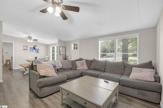 313 W Bagwell Road, Liberty, SC 29657