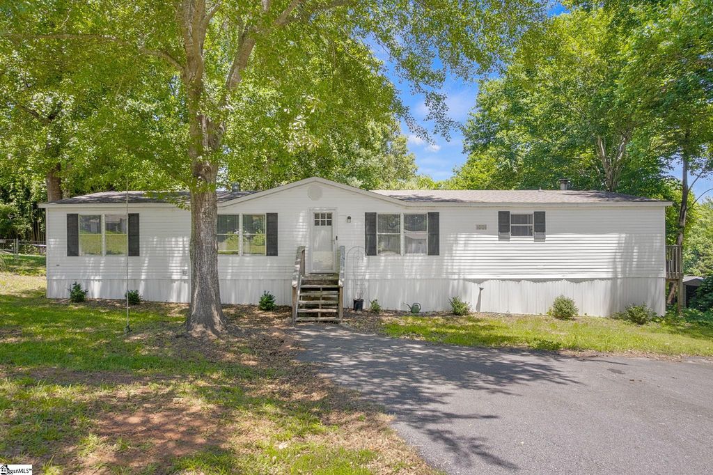 313 W Bagwell Road, Liberty, SC 29657