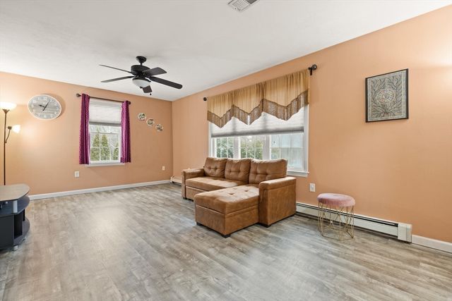 19 Amherst Rd, Shrewsbury, MA 01545