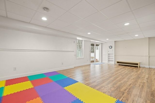 19 Amherst Rd, Shrewsbury, MA 01545