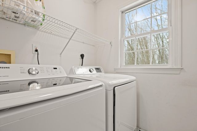 19 Amherst Rd, Shrewsbury, MA 01545