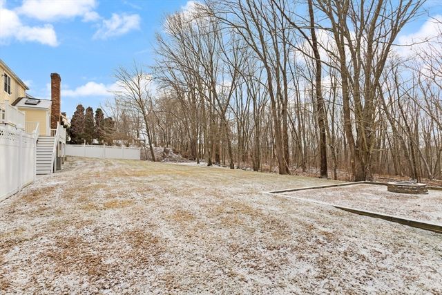 19 Amherst Rd, Shrewsbury, MA 01545