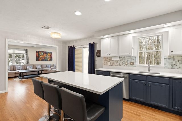 19 Amherst Rd, Shrewsbury, MA 01545