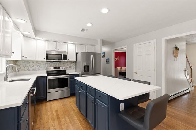 19 Amherst Rd, Shrewsbury, MA 01545