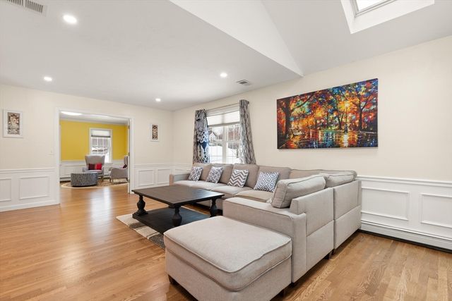 19 Amherst Rd, Shrewsbury, MA 01545