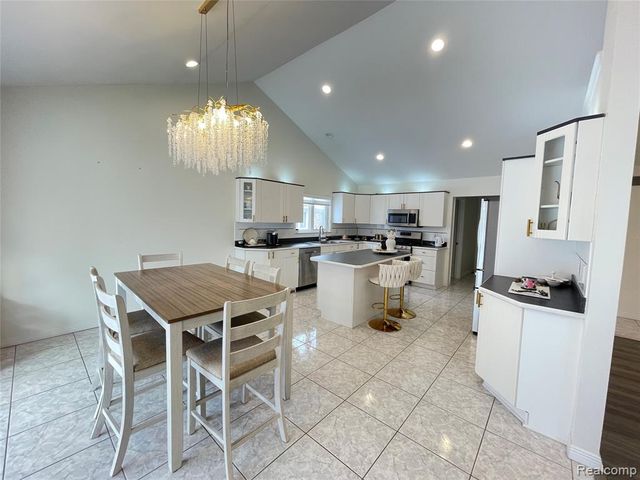 50531 Princeton Drive, Macomb, MI 48044