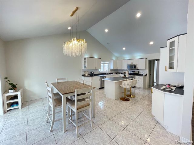 50531 Princeton Drive, Macomb, MI 48044