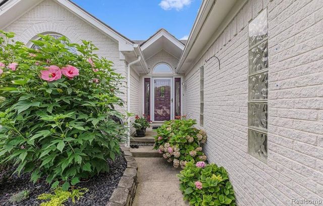 50531 Princeton Drive, Macomb, MI 48044