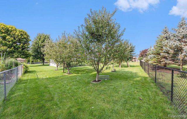 50531 Princeton Drive, Macomb, MI 48044