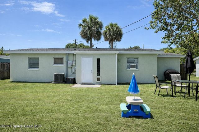 2394 Saint Dunston Lane, Melbourne, FL 32935