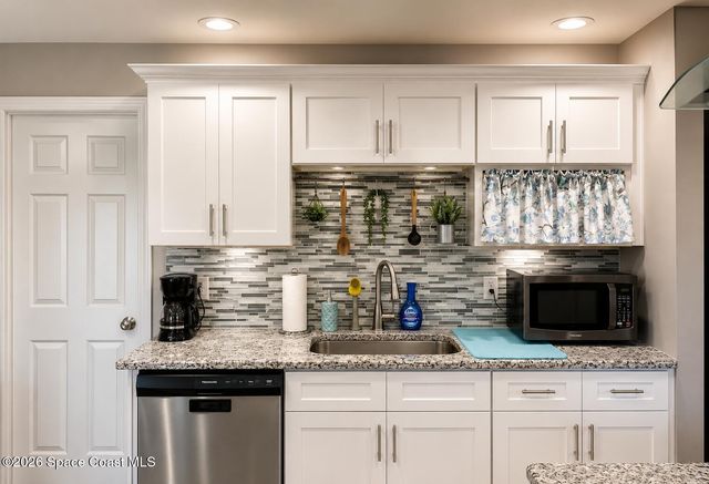 2394 Saint Dunston Lane, Melbourne, FL 32935
