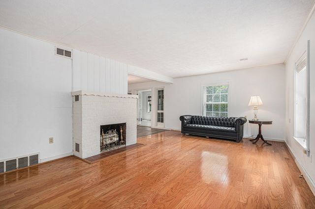 49209 Howard Avenue, New Buffalo, MI 49117