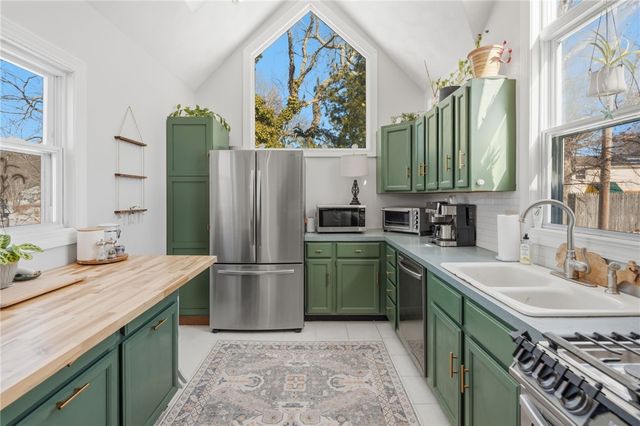 11 Heights Avenue, Warwick, RI 02889