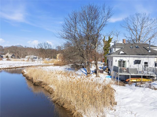 11 Heights Avenue, Warwick, RI 02889