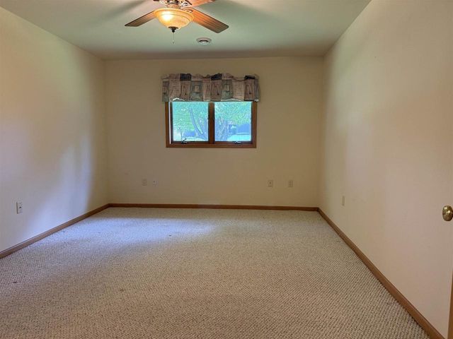 109 Elizabeth Court, Deerfield, WI 53531