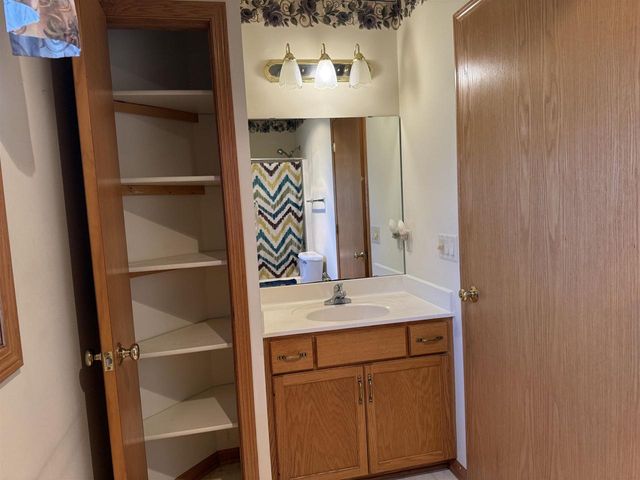 109 Elizabeth Court, Deerfield, WI 53531