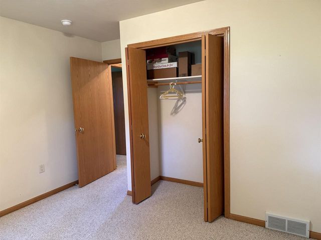 109 Elizabeth Court, Deerfield, WI 53531