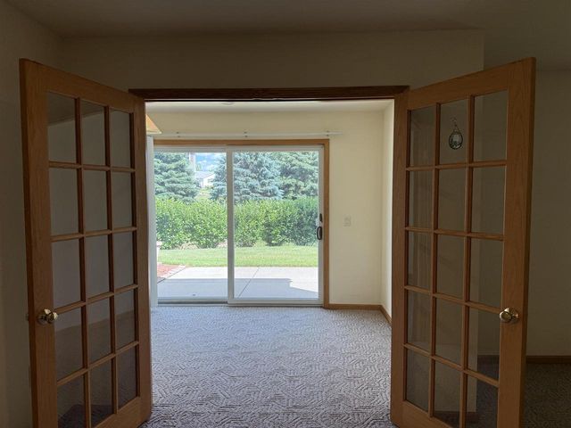 109 Elizabeth Court, Deerfield, WI 53531