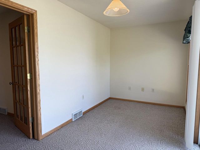 109 Elizabeth Court, Deerfield, WI 53531