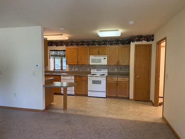 109 Elizabeth Court, Deerfield, WI 53531