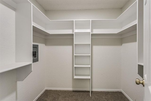 2213 Tredington Way, Edmond, OK 73034