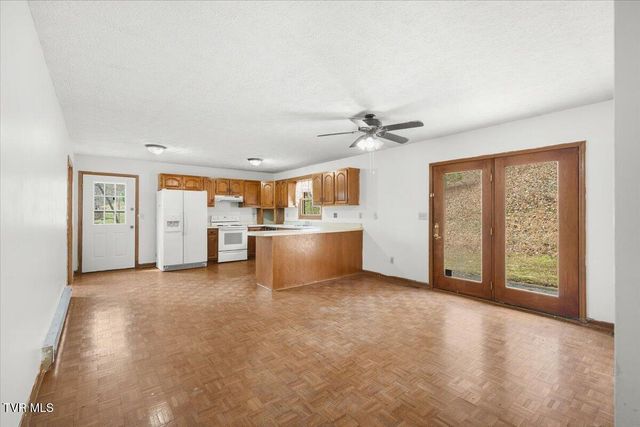 216 Fitzsimmons Hill Road, Elizabethton, TN 37643