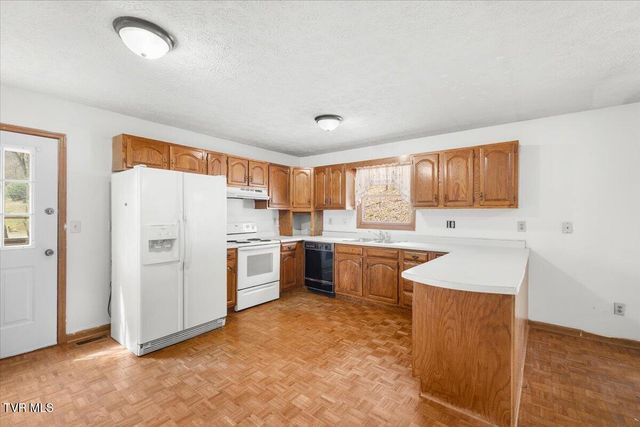 216 Fitzsimmons Hill Road, Elizabethton, TN 37643