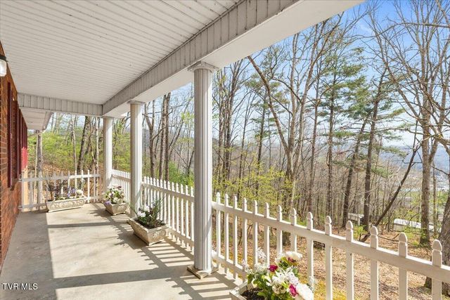 216 Fitzsimmons Hill Road, Elizabethton, TN 37643