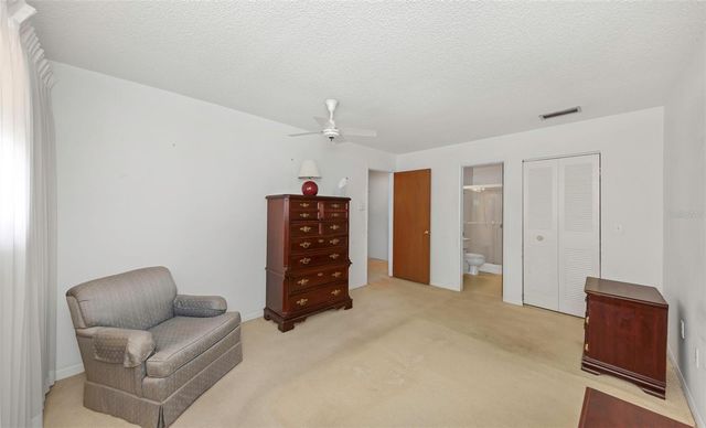 5750 80TH STREET N B-206, St Petersburg, FL 33709