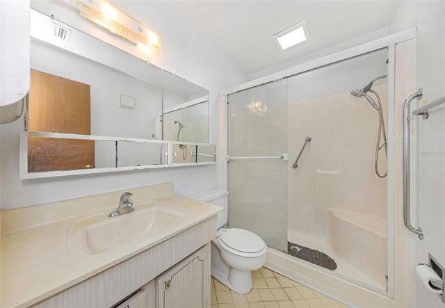 5750 80TH STREET N B-206, St Petersburg, FL 33709