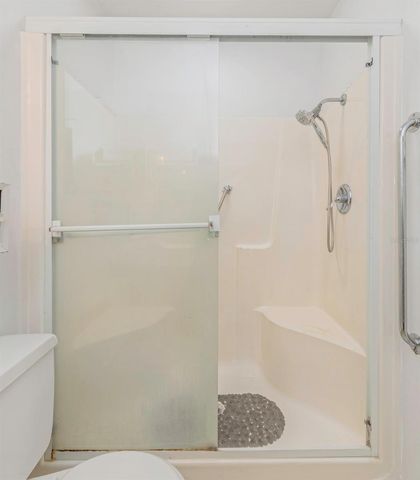 5750 80TH STREET N B-206, St Petersburg, FL 33709