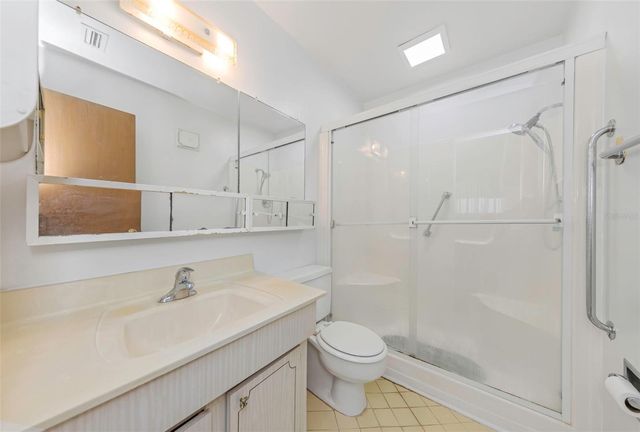 5750 80TH STREET N B-206, St Petersburg, FL 33709