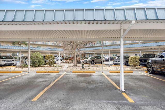 5750 80TH STREET N B-206, St Petersburg, FL 33709