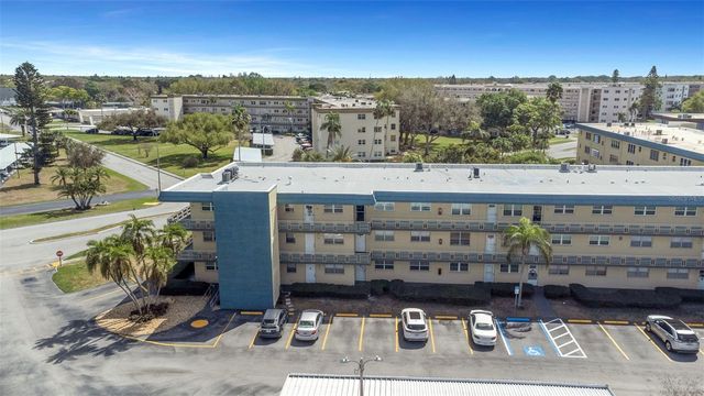 5750 80TH STREET N B-206, St Petersburg, FL 33709