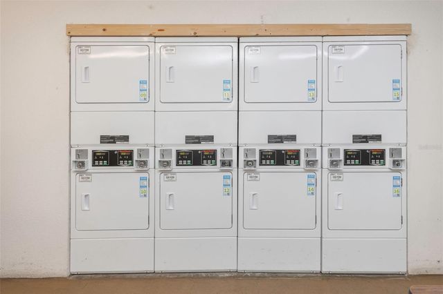 5750 80TH STREET N B-206, St Petersburg, FL 33709