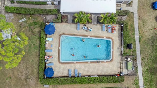 5750 80TH STREET N B-206, St Petersburg, FL 33709